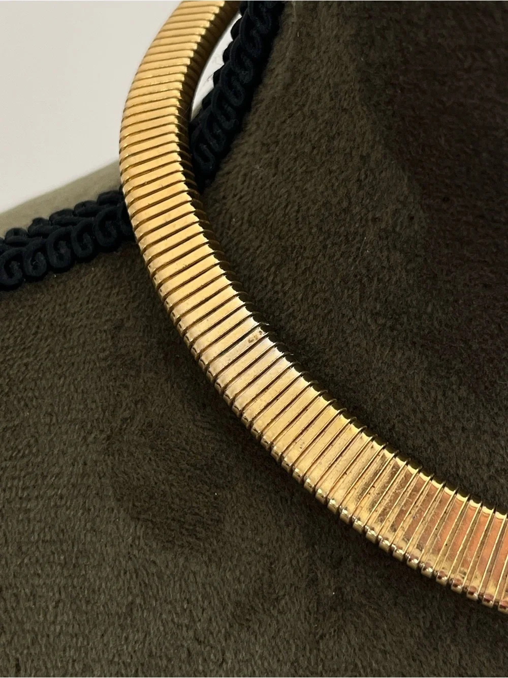 Authentic Vintage Dior Rhinestone Pavé Gold Thick Ribbed Chain Choker Necklace